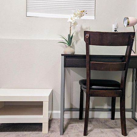 Private Guest Suite In West Bellevue Home Esterno foto